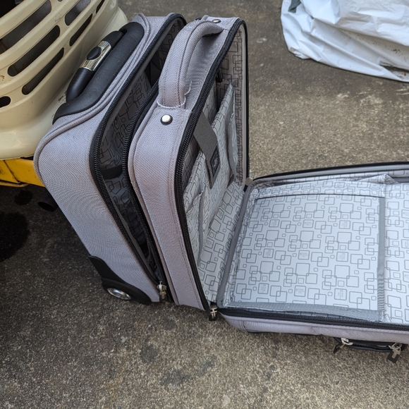 Sharper Image Rolling Suitcase Carry On Luggage EUC - Picture 10 of 11